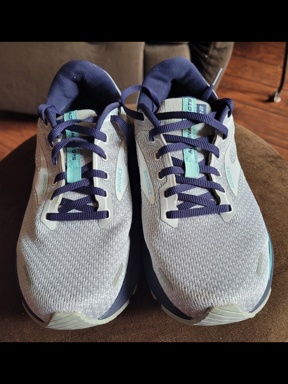 Women’s Athletic Running Shoes in Navy and Light Blue - Picture 4 of 4